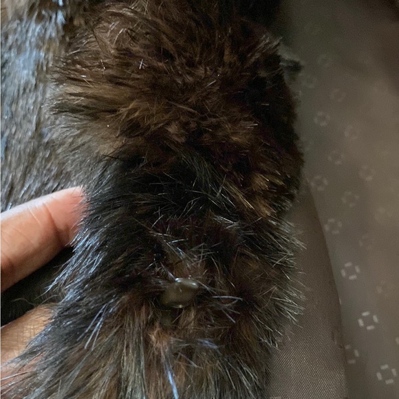 Custom Made Chinchilla Long Fur Coat. Size 12. Made in Dubai. Like New. - Picture 9 of 9